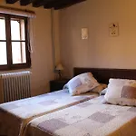 Palacio De Holiday home Velamazan