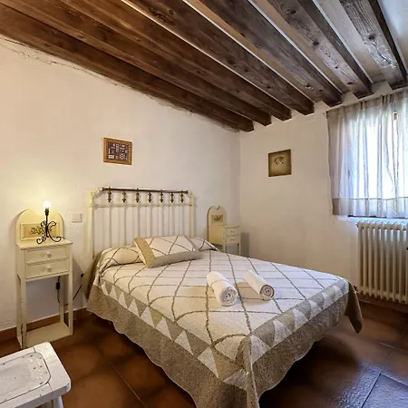 Palacio De * Velamazan