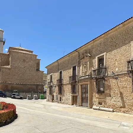 Palacio De Velamazan