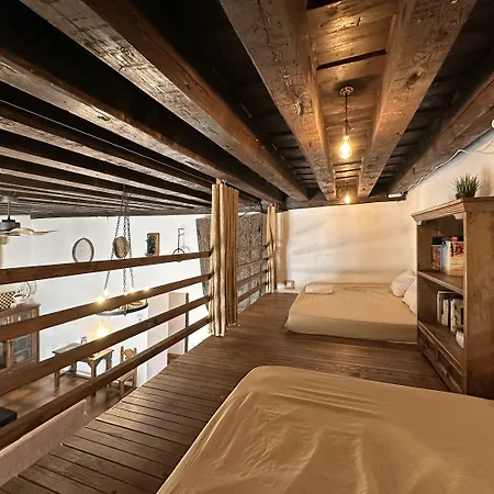 Palacio De * Velamazan